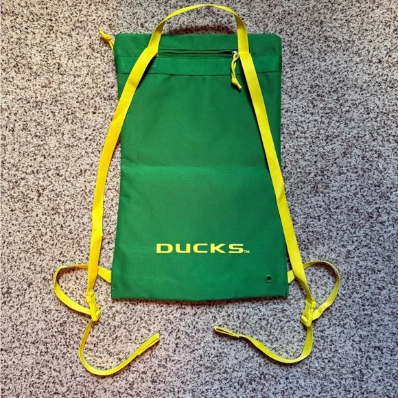 Nike Oregon Ducks Utility Training Gym Sack - Picture 6 of 6